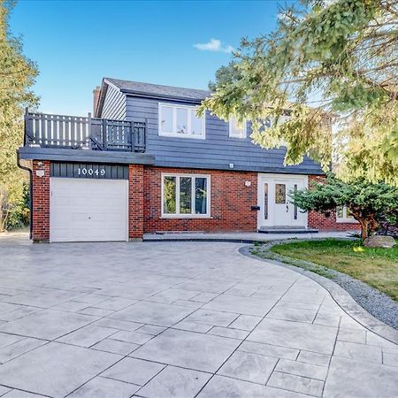 Stunning 7 Bedroom Rougeview Home With 2 Kitchens, 5 Bathrooms, Amazing Backyard & 8-Car Parking Toronto Kültér fotó