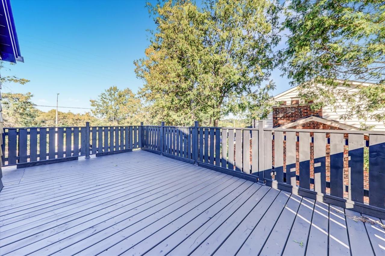 Stunning 7 Bedroom Rougeview Home With 2 Kitchens, 5 Bathrooms, Amazing Backyard & 8-Car Parking Toronto Kültér fotó
